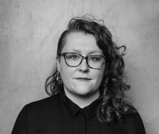 Profile photograph of Aine McLoughlin, London-based Irish accordionist